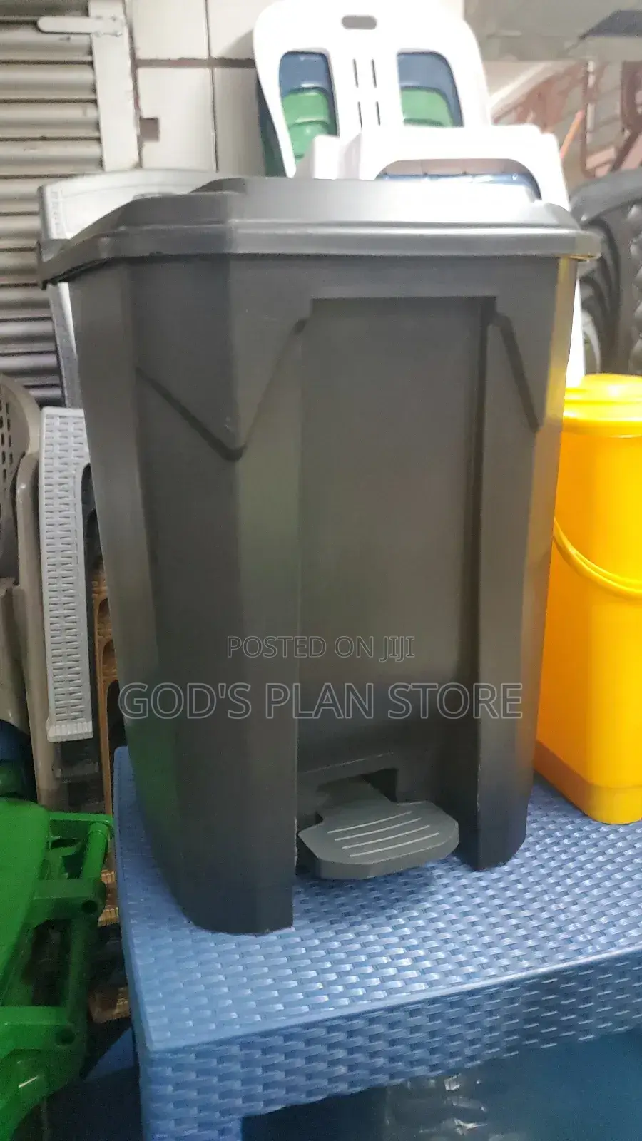 Imported Step on Plastic Dust Bins 50litres
