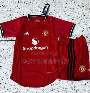 Manchester United F.C. Home Kid's Kit, 2025/26 Season