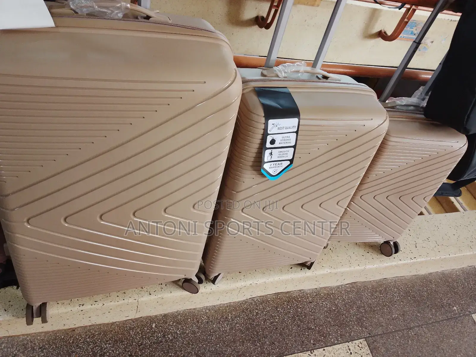 Three Pieces of Suit Case Labor
