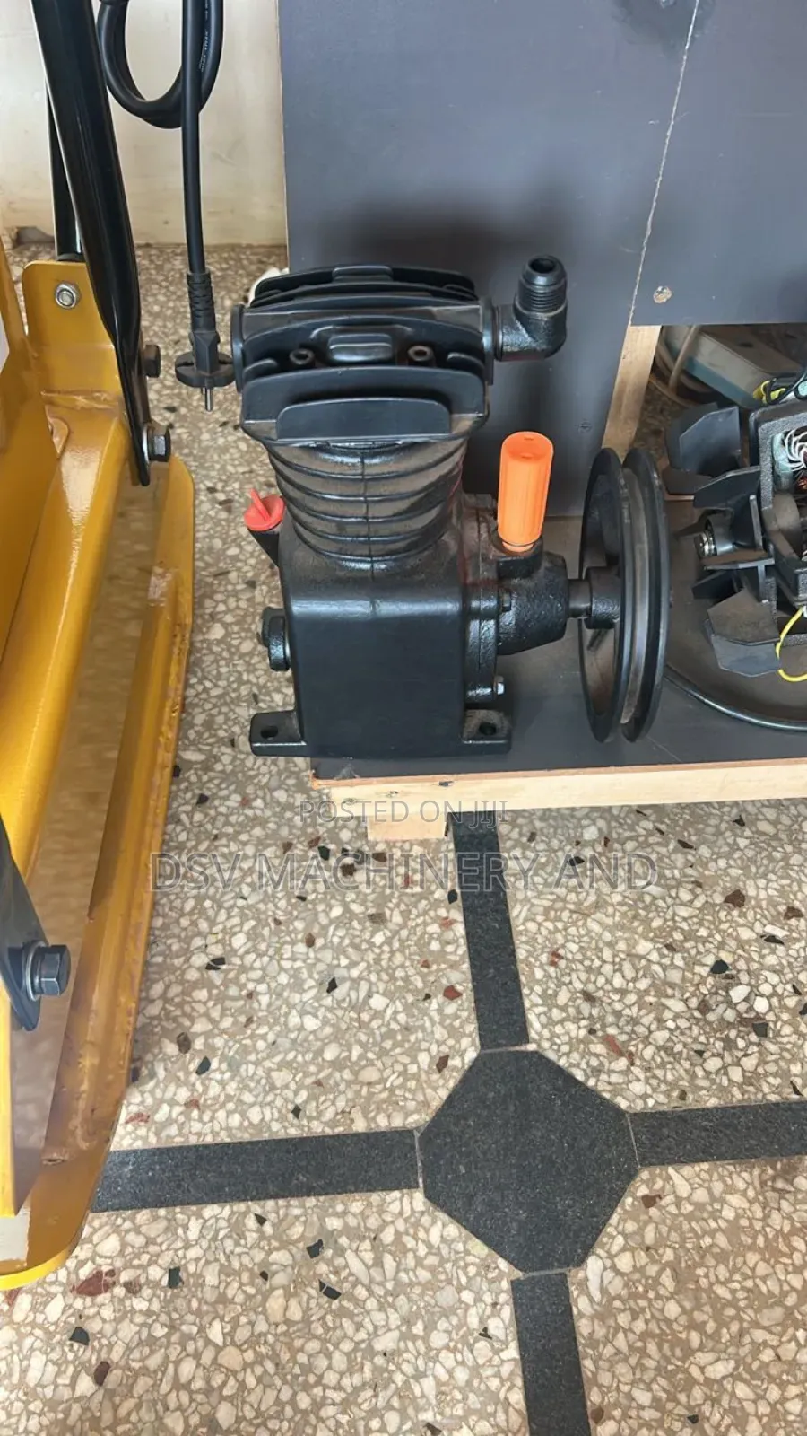 Single Piston Compressor Head With Belt