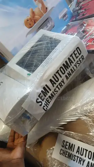 Semi Automated Chemistry Analyser