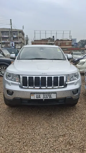 Jeep Grand Cherokee 2011 Silver