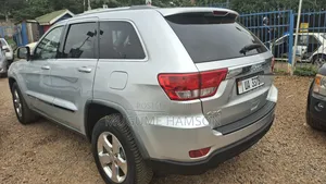 Jeep Grand Cherokee 2011 Silver