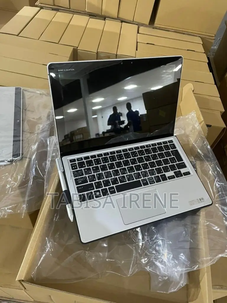 New Laptop HP Elite X2 1012 G2 8GB Intel Core I5 SSD 256GB