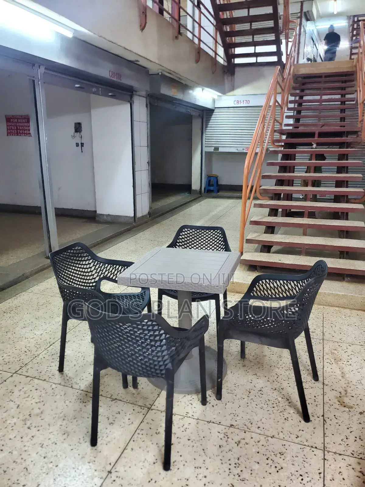 Outdoor Dining Set Plastic Chairs and Table