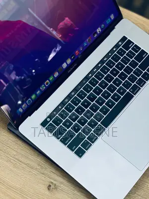 New Laptop Apple MacBook Pro 2016 16GB Intel Core I7 SSD 512GB