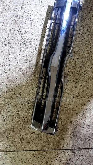 Toyota Hiace/ Drone 2011 - 2014 Grill