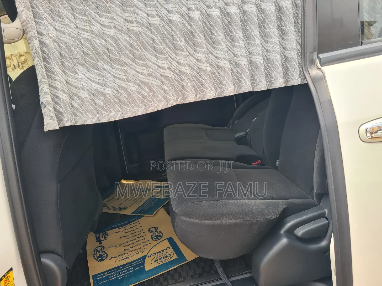 Toyota Noah 2011