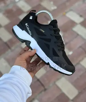 Original Black/White Columbia Gore-tex Outdry Hiking Sneakers