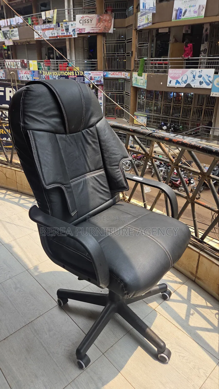 Nice Adjustable Executive Comfortable Chair