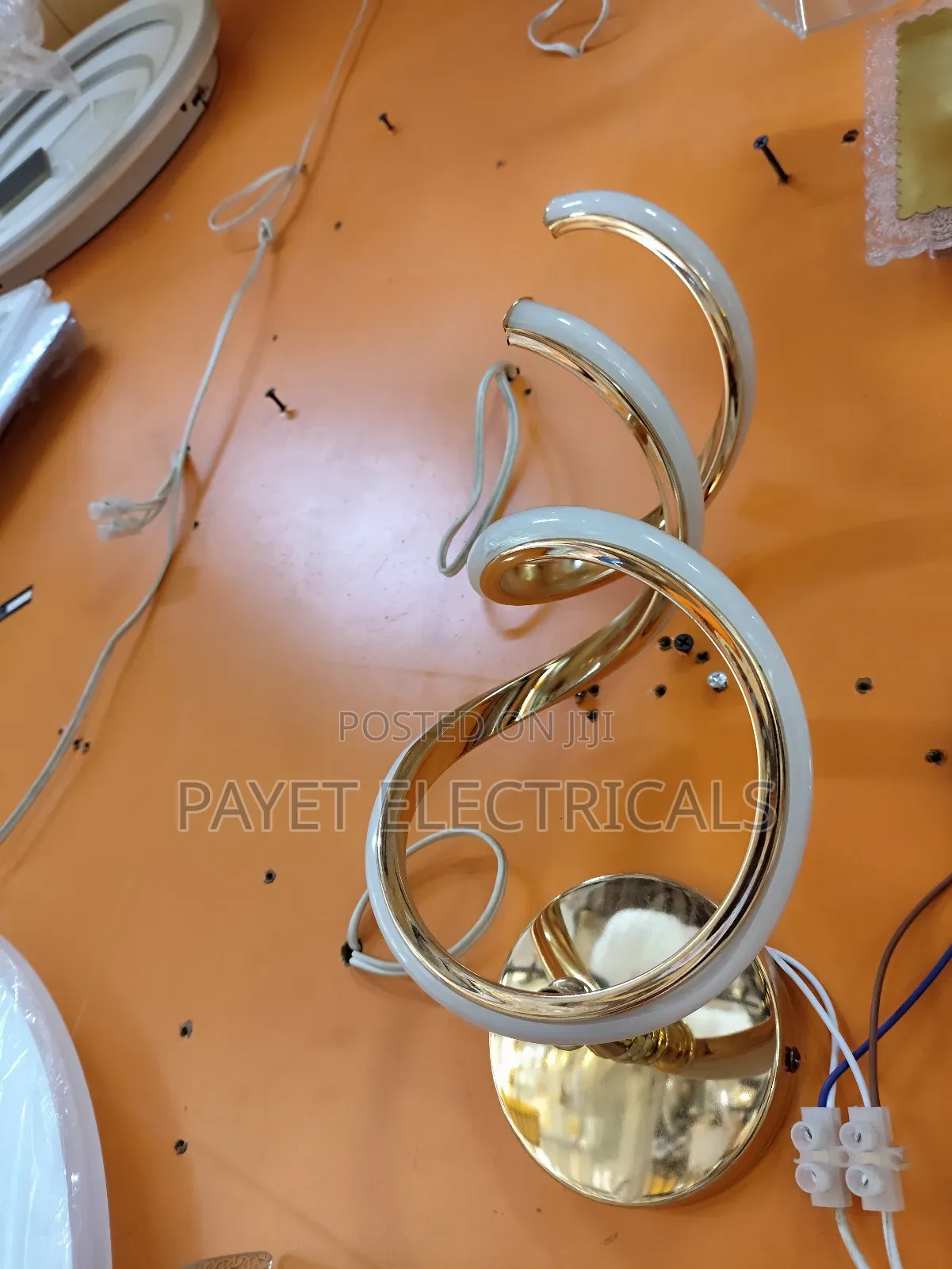 Led NPL Wall Light That Change Colours