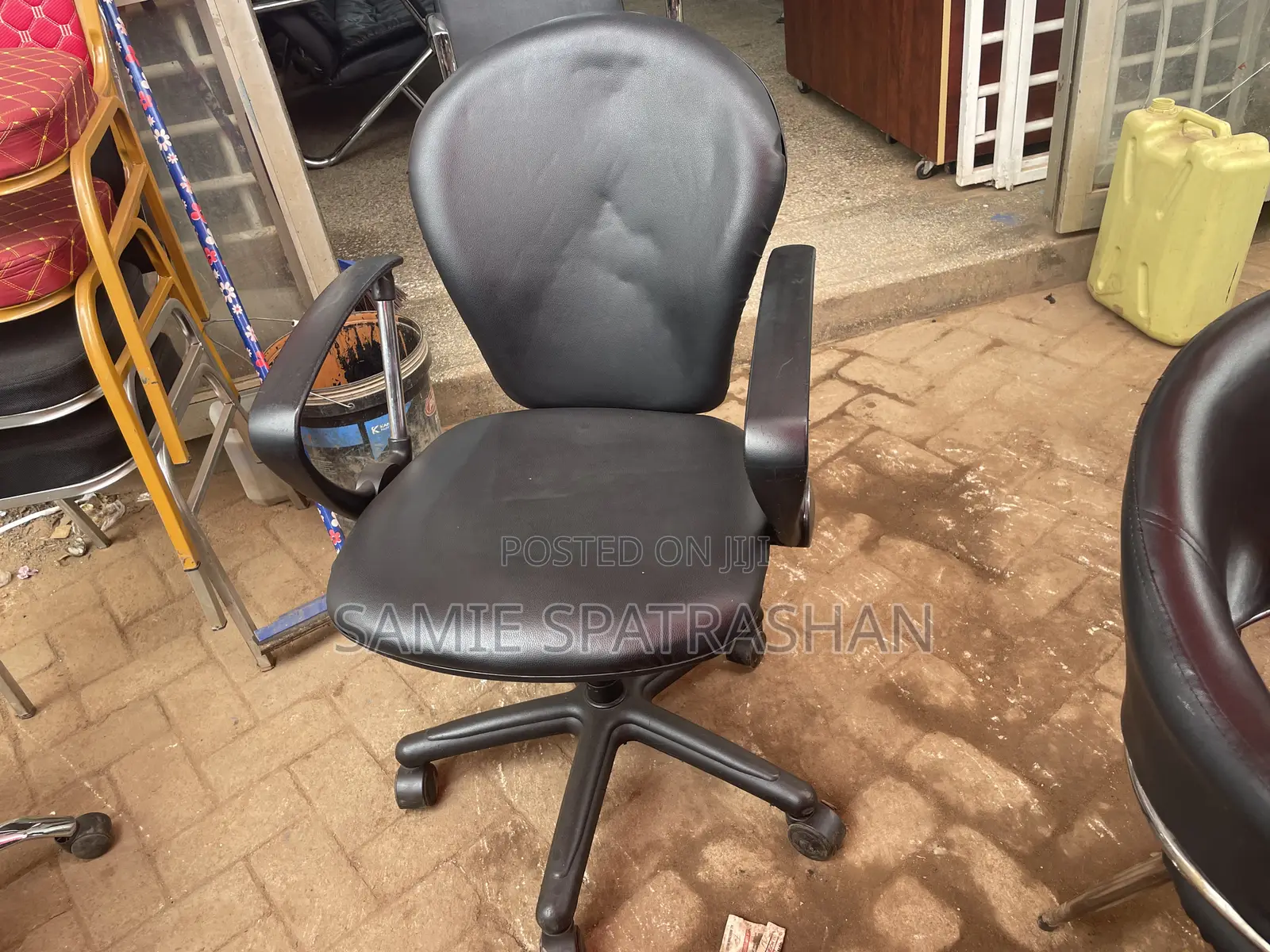 Simple Office Chair Black