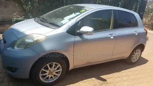 Toyota Vitz 1.0 FWD 5dr 2010 Purple