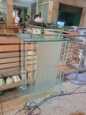 Clear Poll Podium