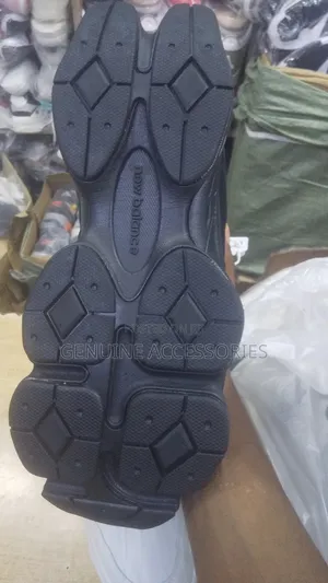 New Balance 9060 Triple Black