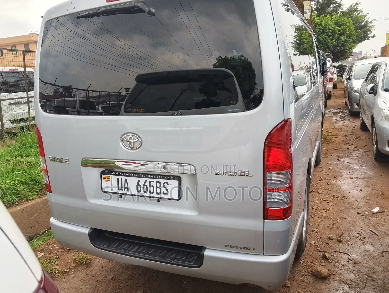 Toyota Grand HiAce 2011 Silver