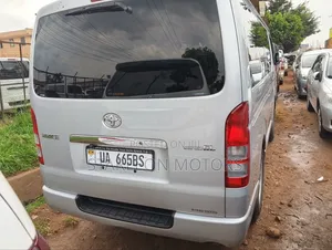 Toyota Grand HiAce 2011 Silver