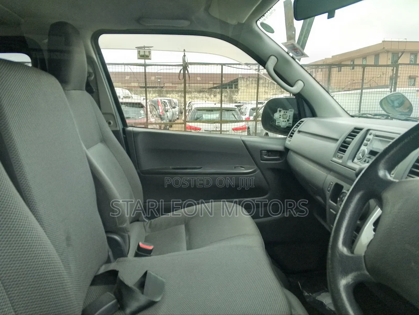 Toyota HiAce 2011 Green
