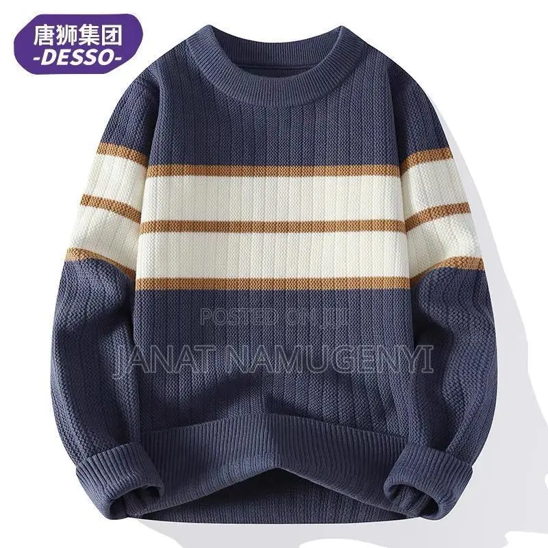 Desso Gray and White Sweater