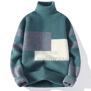 Pull Neck Green Sweater With Gray and White Design