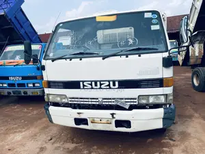Isuzu Juston 1990 White