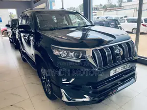 Toyota Land Cruiser Prado 2022 Black