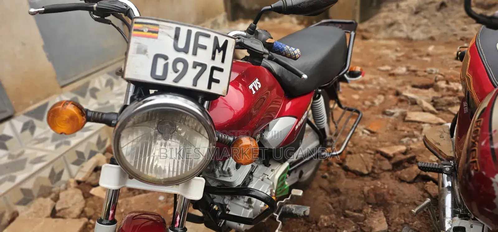 TVS HLX 125 2022 Red