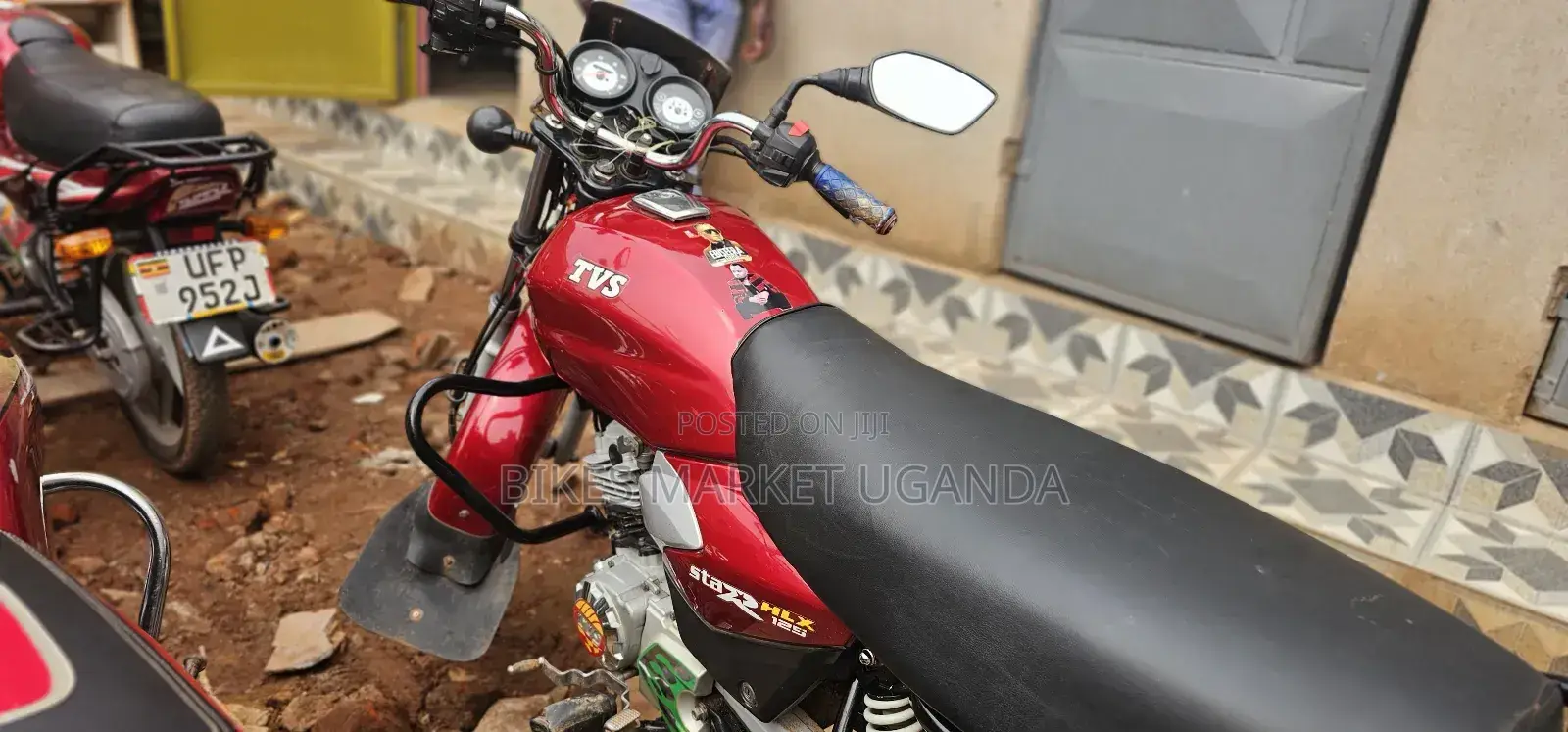 TVS HLX 125 2022 Red