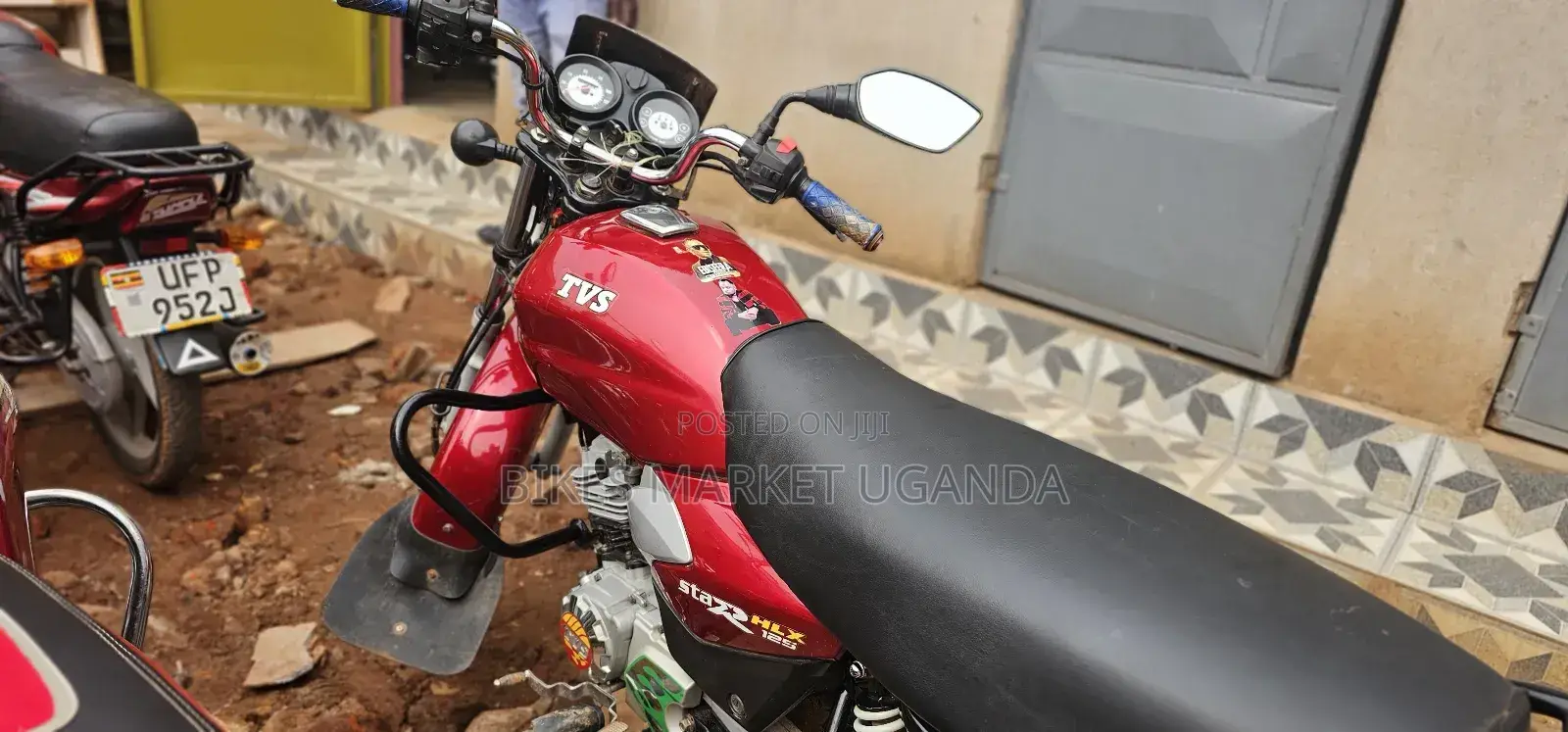 TVS HLX 125 2022 Red