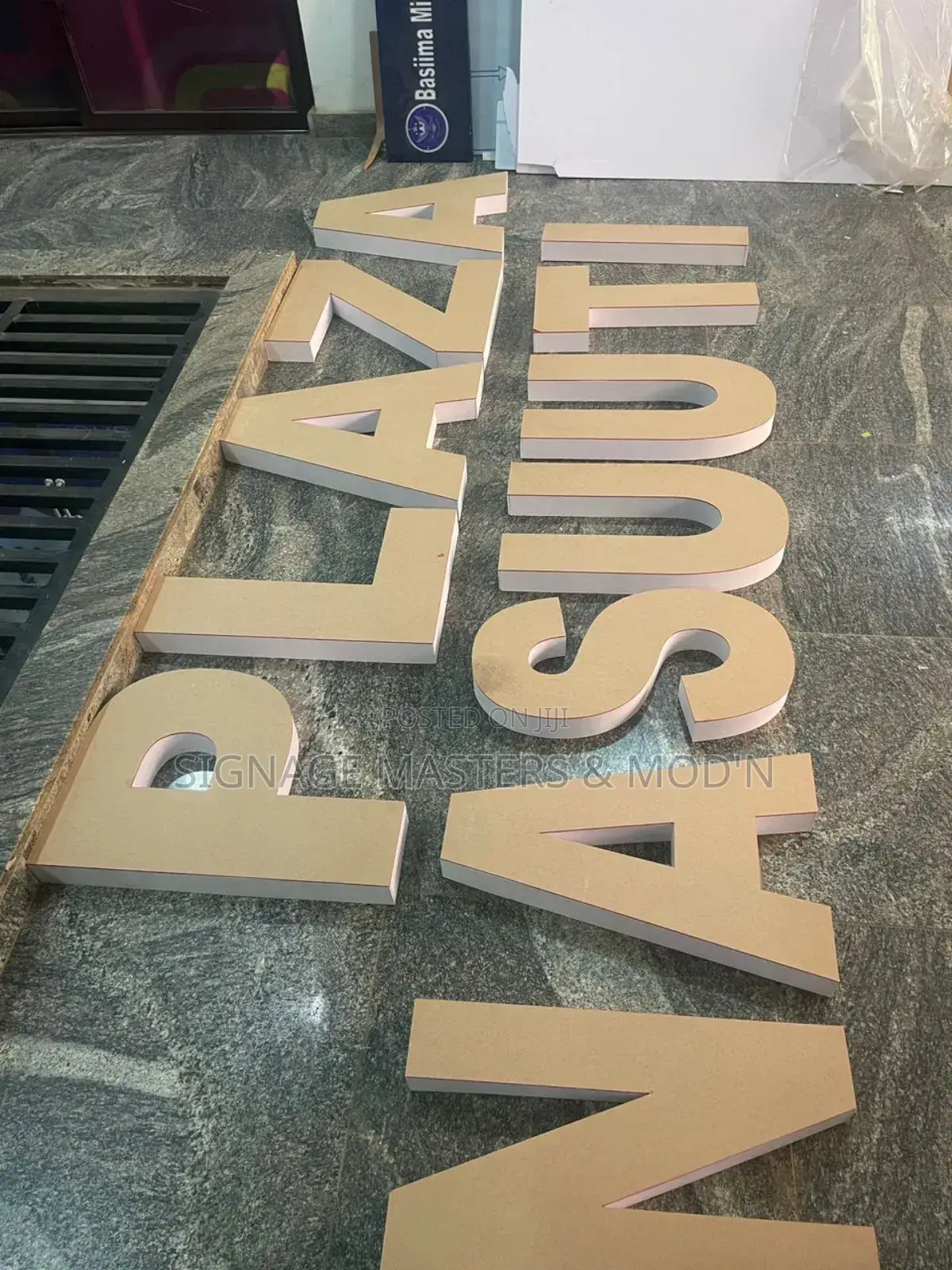Plaza 3d Signage