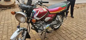 TVS HLX 125 2018 Red
