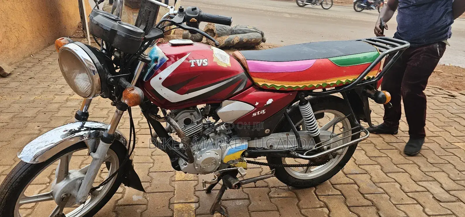 TVS HLX 125 2018 Red
