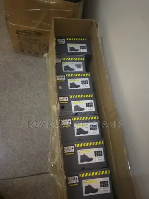 Safety Shoes/Joggers All Sizes Low Cat