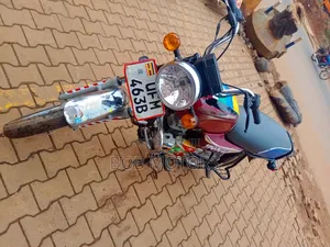 Bajaj Boxer 2022 Red