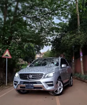Mercedes-Benz M Class ML350 4MATIC 4dr SUV AWD (3.5L 6cyl 7A) 2014