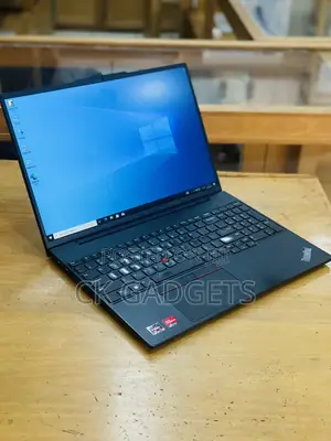 Laptop Lenovo Thinkpad E16 G1 16GB AMD Ryzen 5 SSD 256GB