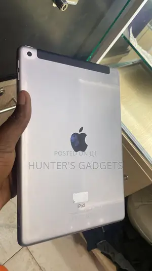 Apple iPad 5 (2022) 32 GB Silver