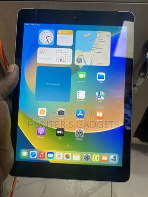 Apple iPad 5 (2022) 32 GB Silver