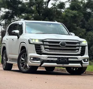 Toyota Land Cruiser 2023 White
