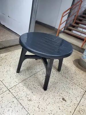 Plastic Durable Round Table Black
