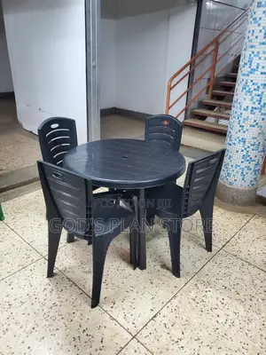 Unique Indoor/Outdoor Dining Plastic Table and Chairs Set