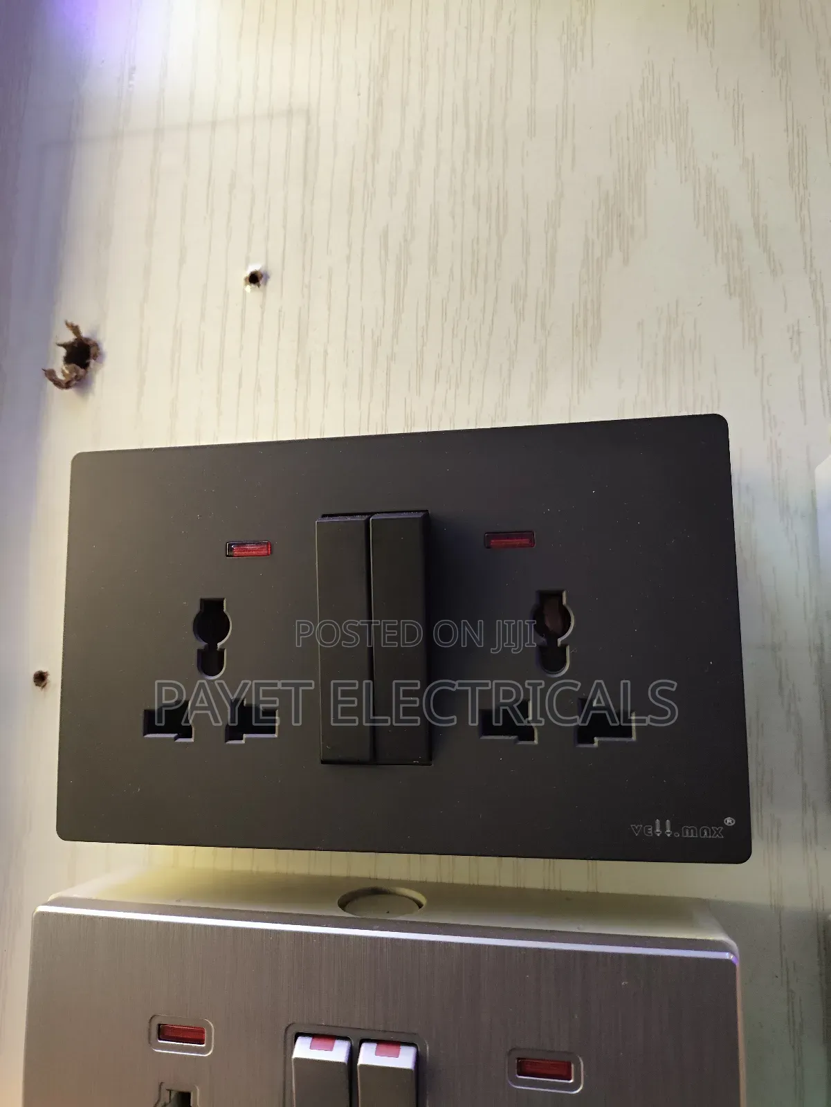 Unique Classic Double Socket Black