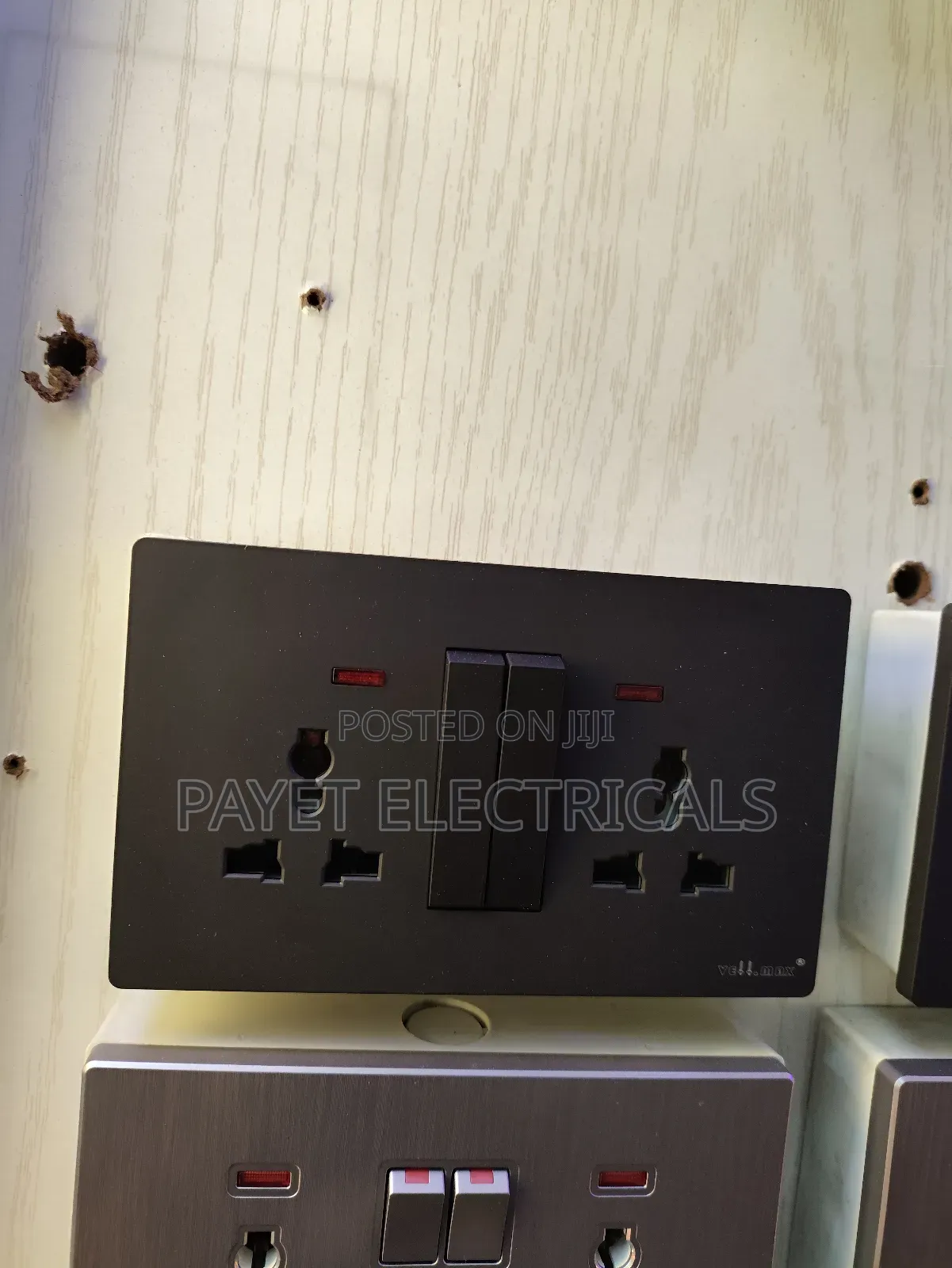 Unique Classic Double Socket Black
