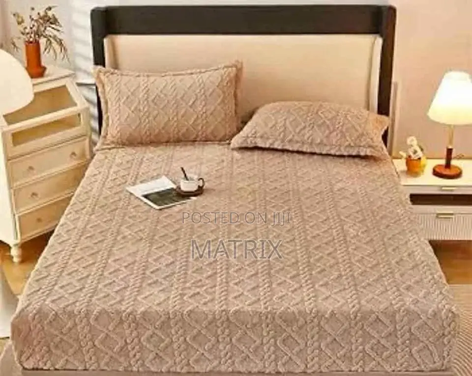 6x6 Stretcher Mattress Cover With 2 Pillow Cases.