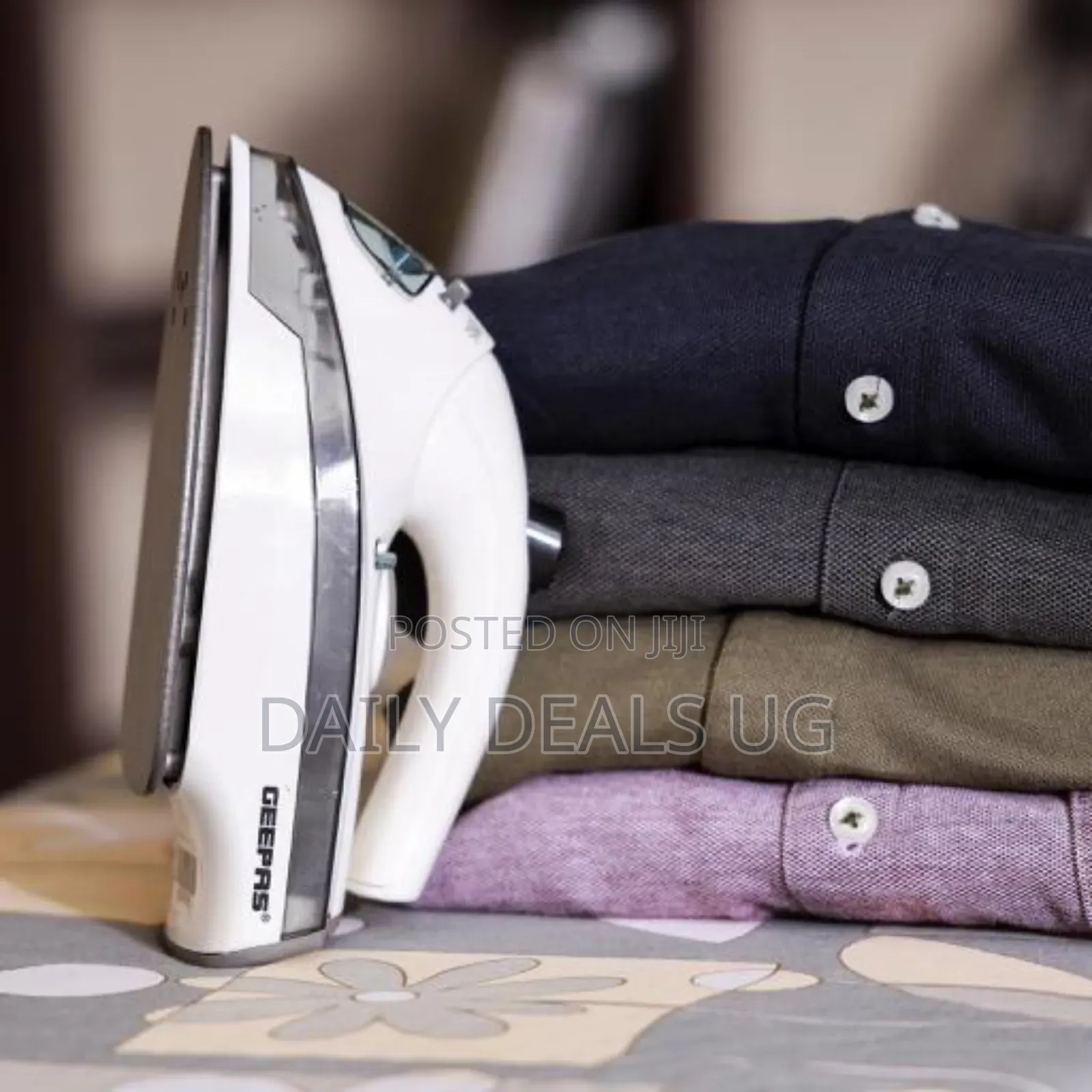 Geepas Gsi7806 800w Dry Iron With Foldable Handle