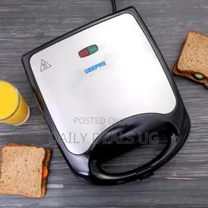 Geepas Gst5391 1100w 4 Slice Sandwich Maker