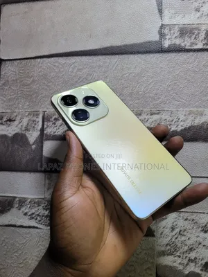Tecno Spark 20 128 GB Gold