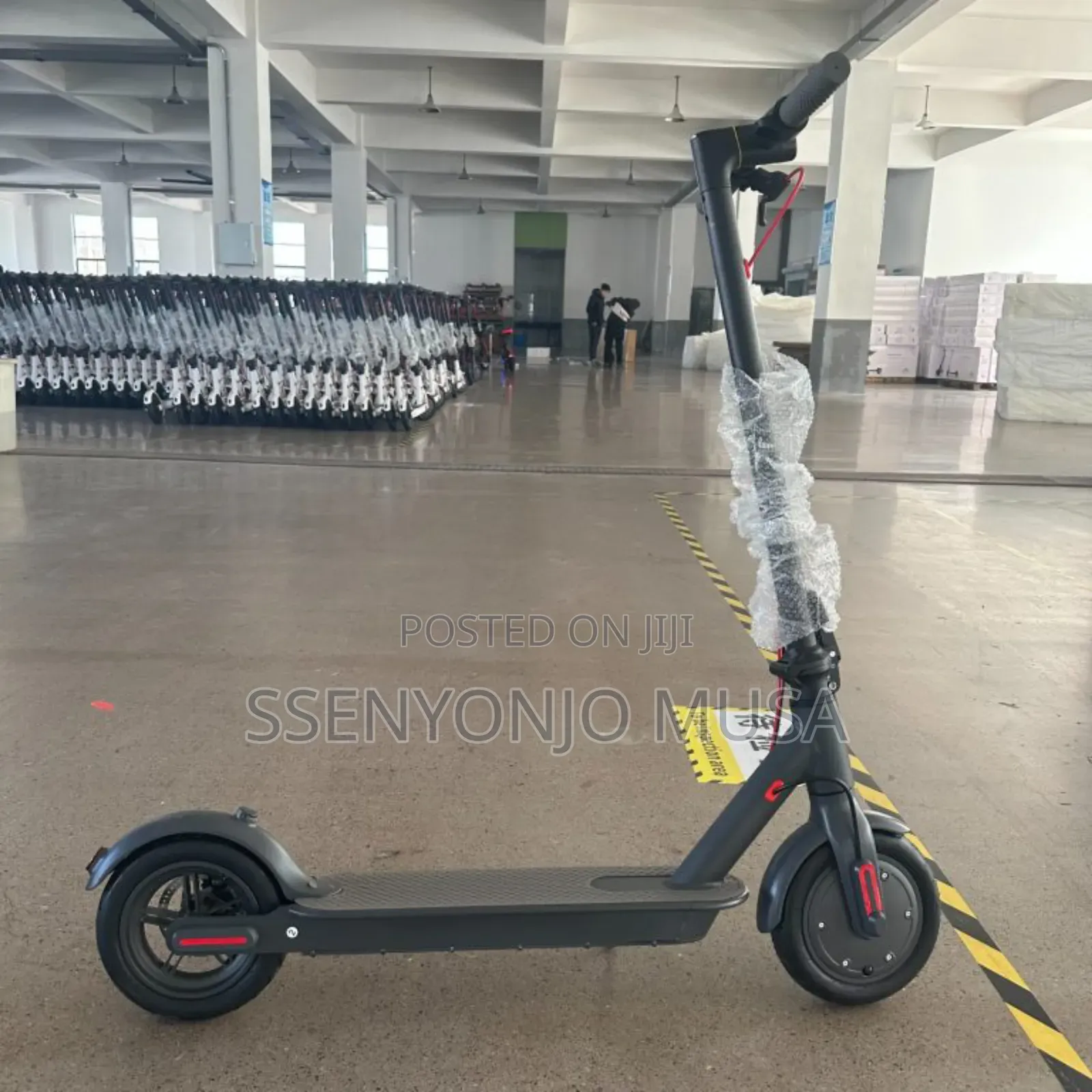 Scootgoo M1 Electric Scooter - Commuter-Friendly Powerful