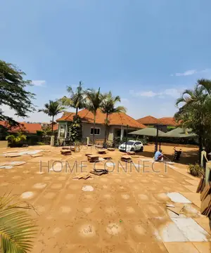 4bdrm Bungalow in Muyenga, Central Division for rent