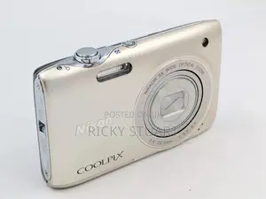 Nikon Coolpix S3100 Silver Vintage Digital Camera
